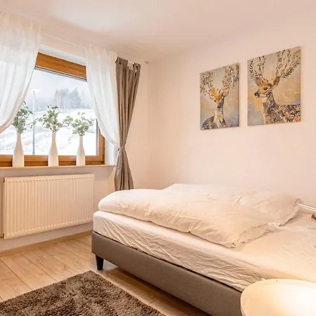 度假居 Neu Saniertes Mit Grossem Garten *