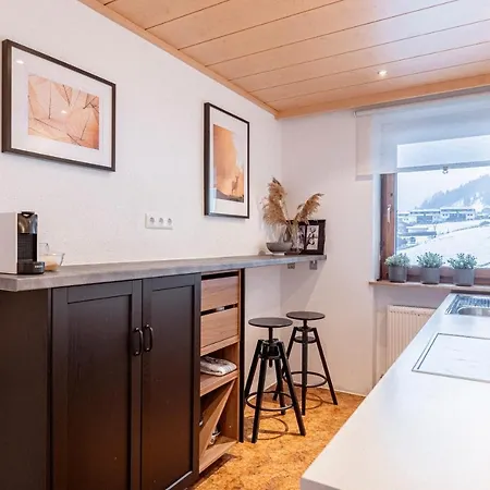 度假居 Neu Saniertes Mit Grossem Garten