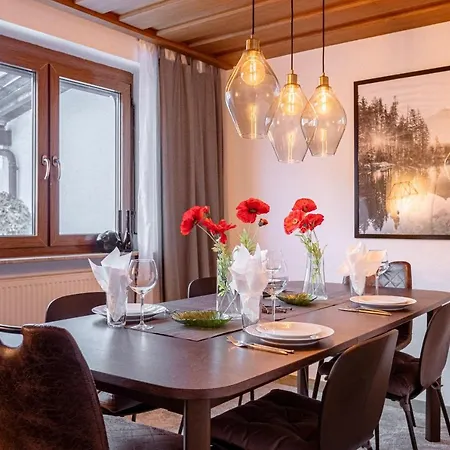 Neu Saniertes Mit Grossem Garten *