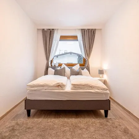 Neu Saniertes Mit Grossem Garten Holiday home *
