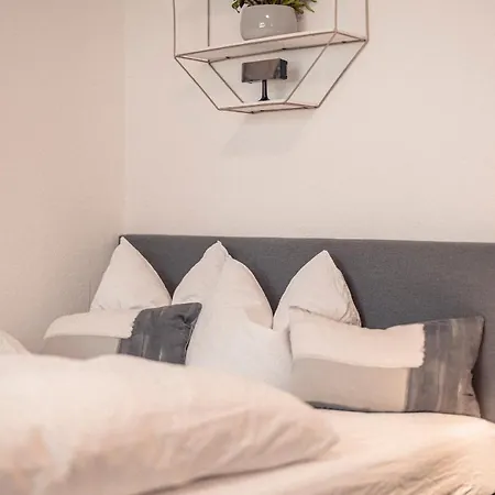 Neu Saniertes Mit Grossem Garten Holiday home *